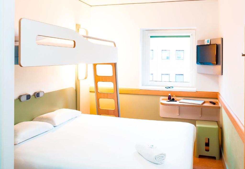 Ibis Budget Birmingham Airport Terminal Building - Nec Bickenhill Room photo